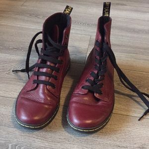 Dr. Martens Leyton Boot